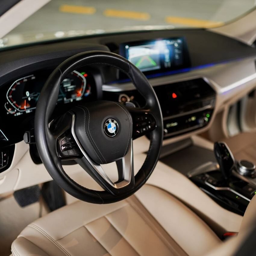 photo_5875253912624285687_y