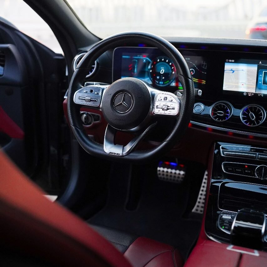 photo_5875253912624285699_y