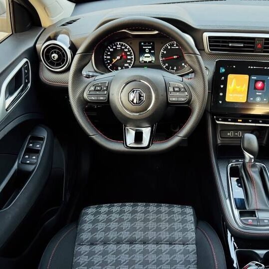 photo_5875253912624285742_y